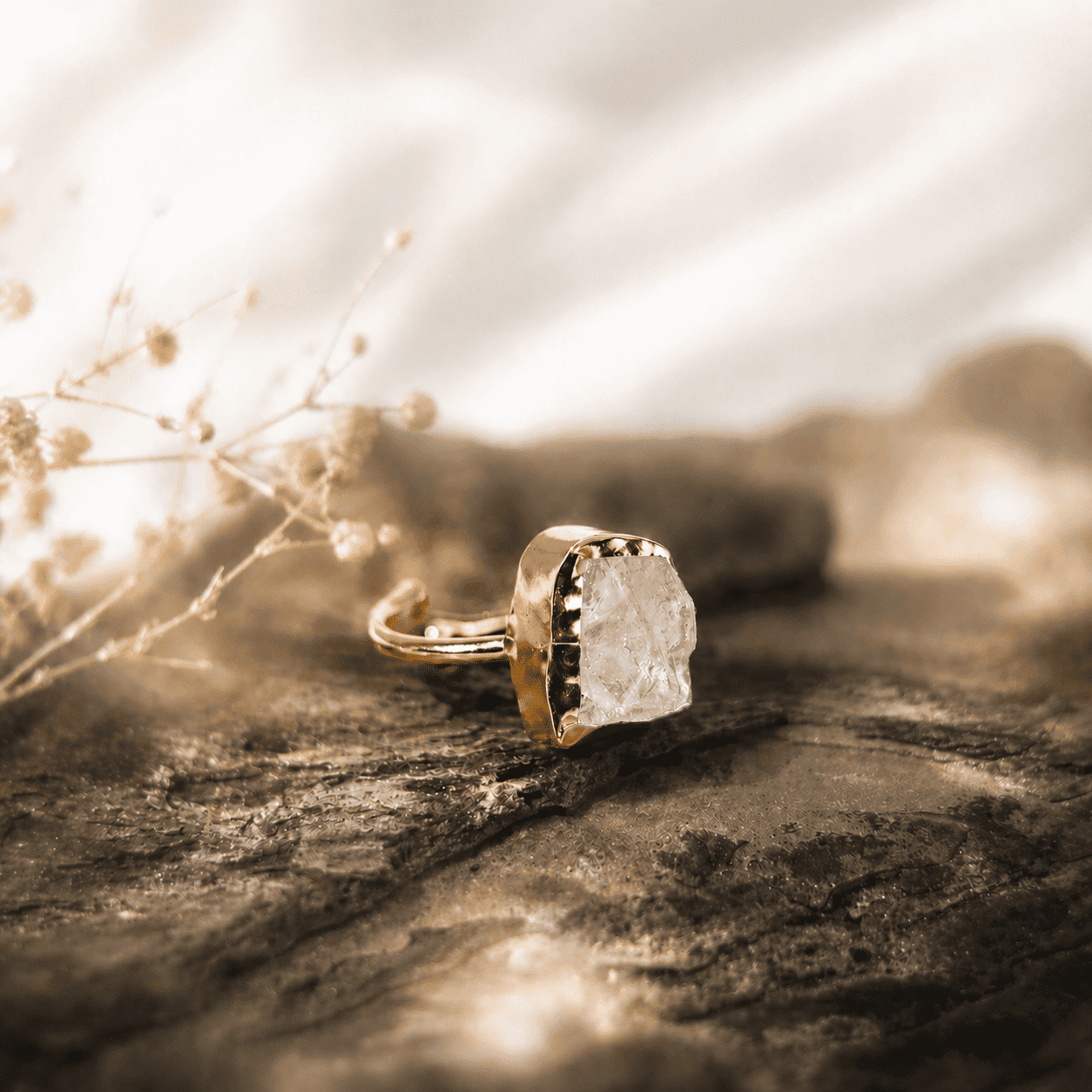 Clear-Quartz-Ring