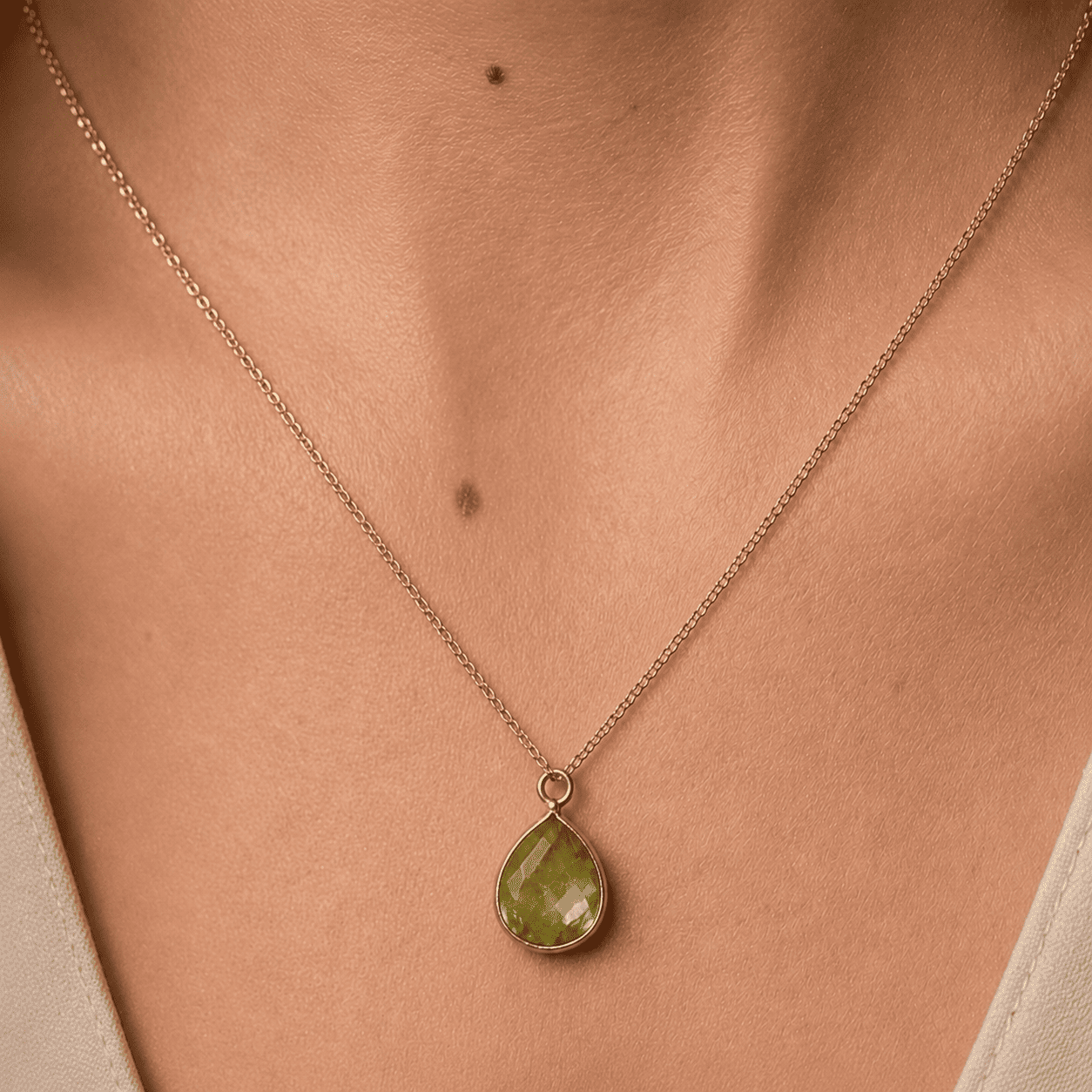 peridot-pendant