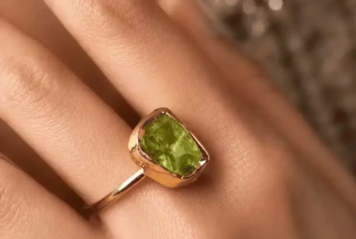 peridot-ring-design